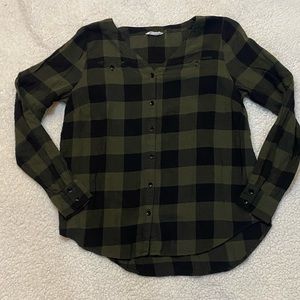 G.H Bass & Co Women’s Green Black Button Down Long Sleeve Blouse Size Medium